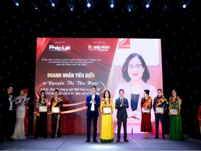 Báo Pháp Luật Việt Nam - Bộ Tư pháp trao tặng danh hiệu Doanh nhân tiêu biểu cho Luật sư Nguyễn Thị Thu Hoài